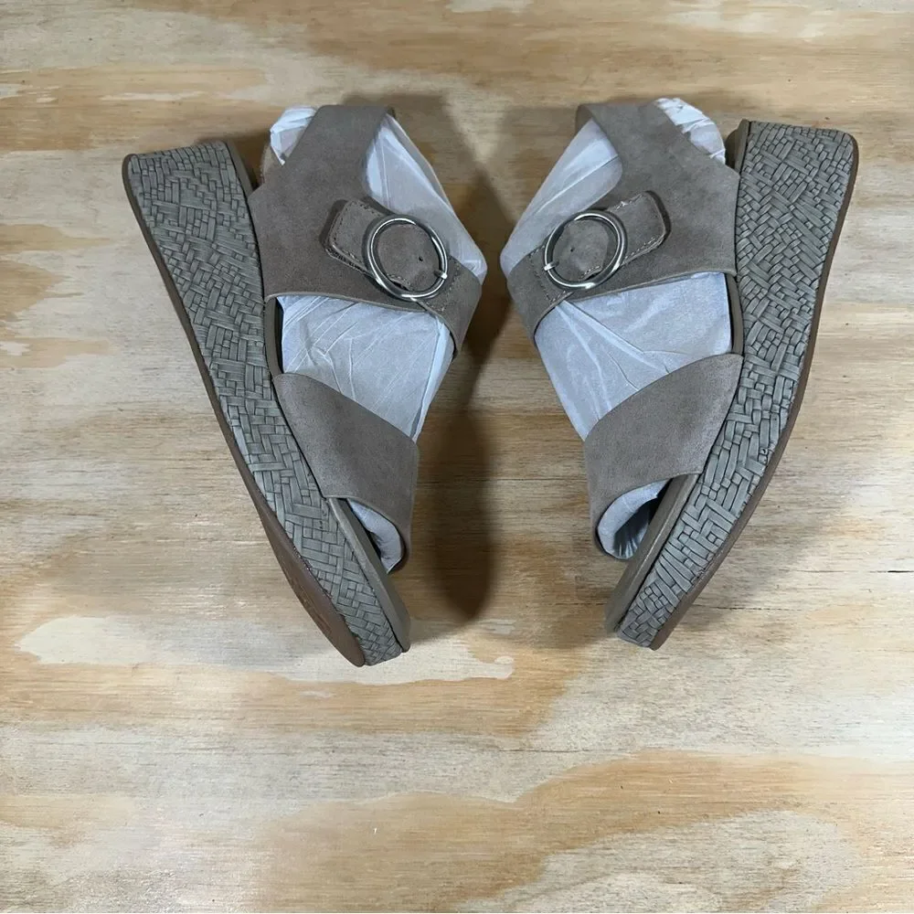 Sofft Faedra Light Grey Ankle Strap Sandals Women’s Size 11
